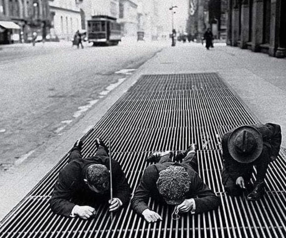 30 Extreme Photos of the Haves and Have-Nots in the '30s